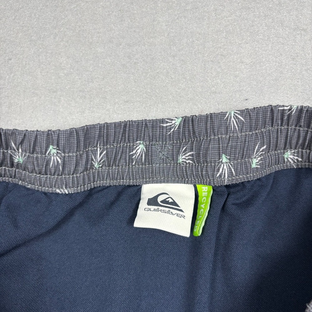 Quiksilver Mens Swim Trunks XL Gray Tropical Leaf Print Board Shorts Lined Beach - Picture 3 of 9